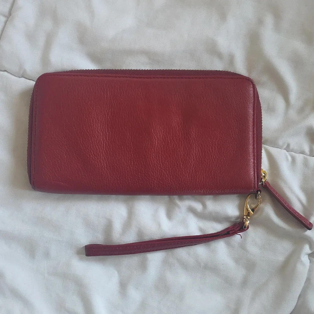KENNETH COLE RED LEATHER & BRASS WRISTLET